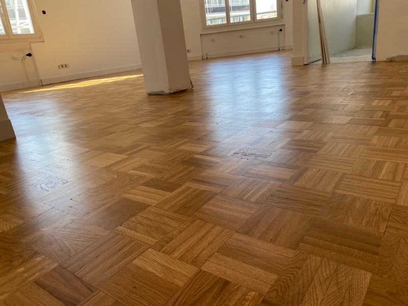 Pose d un parquet type mosaïque ou damier dans un appartement à Marseille 